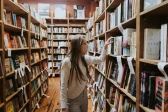 Bookstores enjoy a revival, as 300 open across US